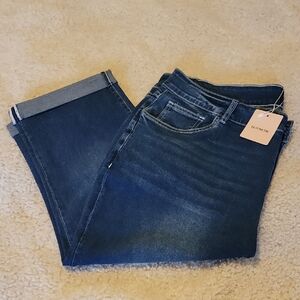 NWT BloomChic Cropped Jeans    Size 20